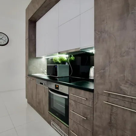 Premium By Hi5-ditroi Budapest