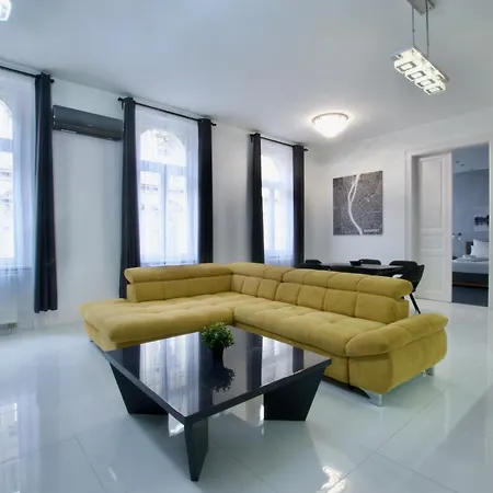 Apartment Premium By Hi5-ditroi *
